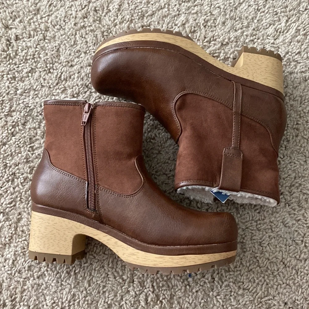 NWT Universal Thread Women's Fawn Clog Boots - Picture 6 of 8